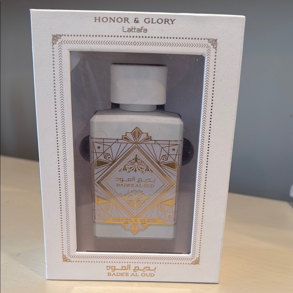 Accessories - Bade'e Al Oud Honor & Glory Perfume - White & Gold